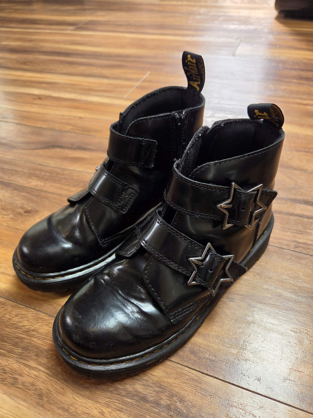 Dr. Martens Kids Black Leather Star Buckle Ankle Boots